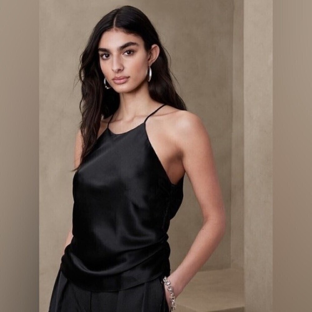 NWT! Banana Republic Black Sombra Silk Top - Size Small 🎰